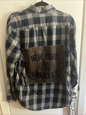Men's Navy & Gray Plaid Button-Down Shirt with New York Yankees Patch XL